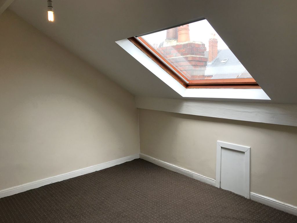 4 bed terraced house to rent in Mexborough Drive, Leeds LS7, £950 pcm