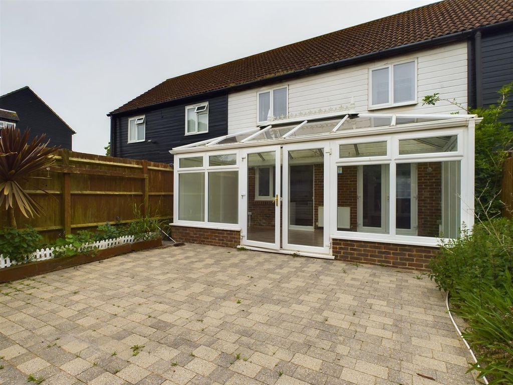 3 bed property for sale in Trafalgar Close, Peacehaven BN10, £299,950