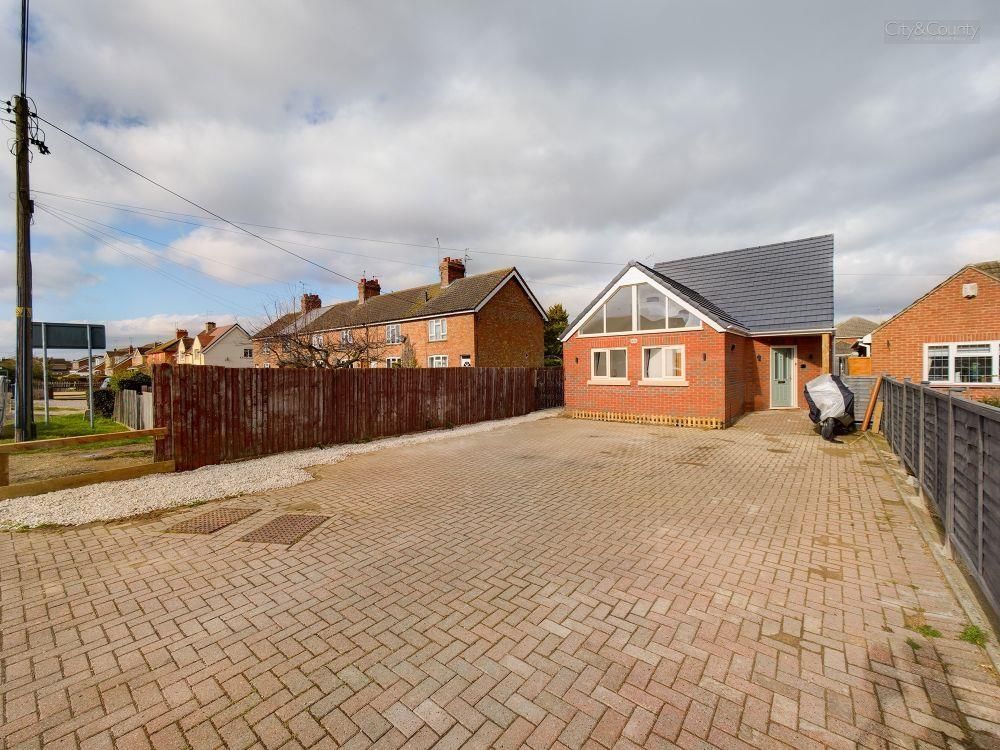 3 bed property for sale in Horsegate, Deeping St. James, Peterborough