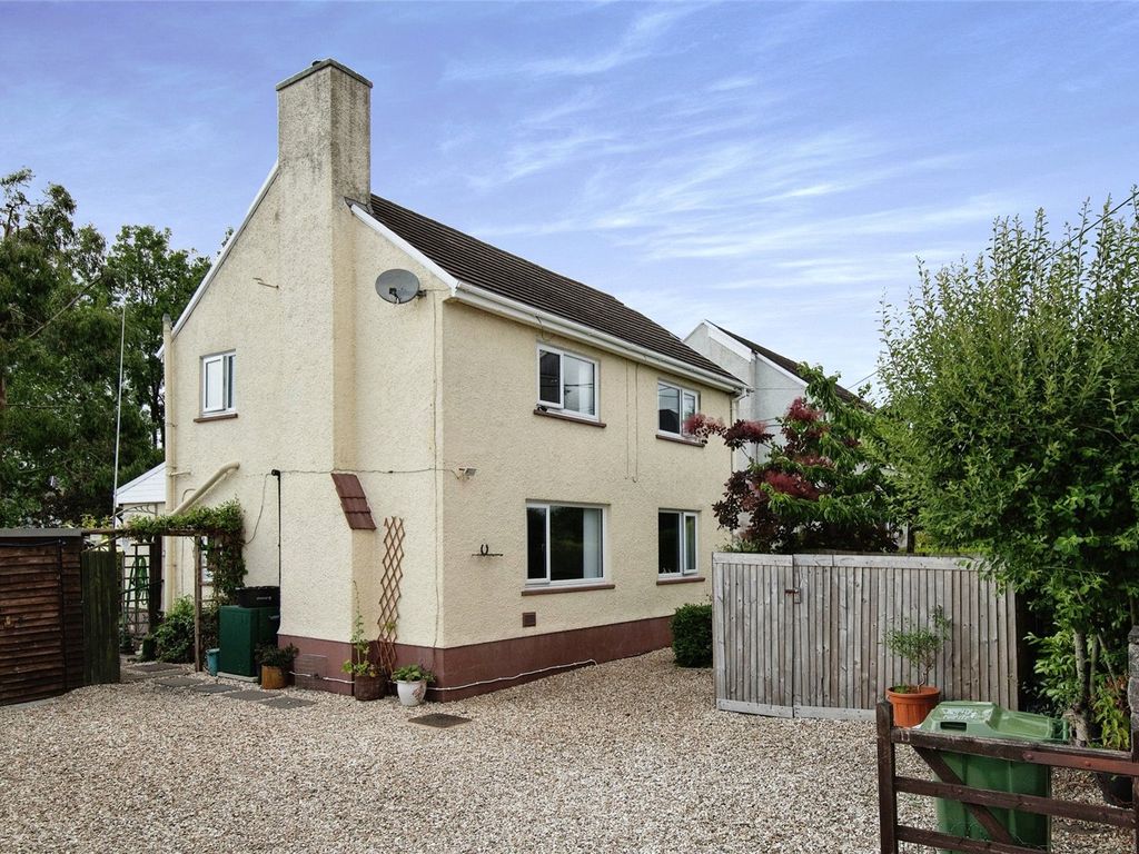 3 bed linkdetached house for sale in Brynceunant, Upper Brynamman