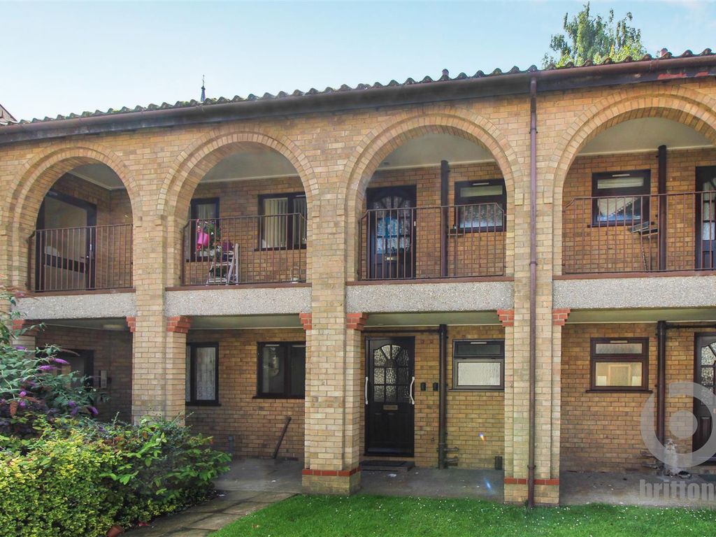 2 bed flat for sale in St. Anns Street, King's Lynn PE30, £120,000 Zoopla