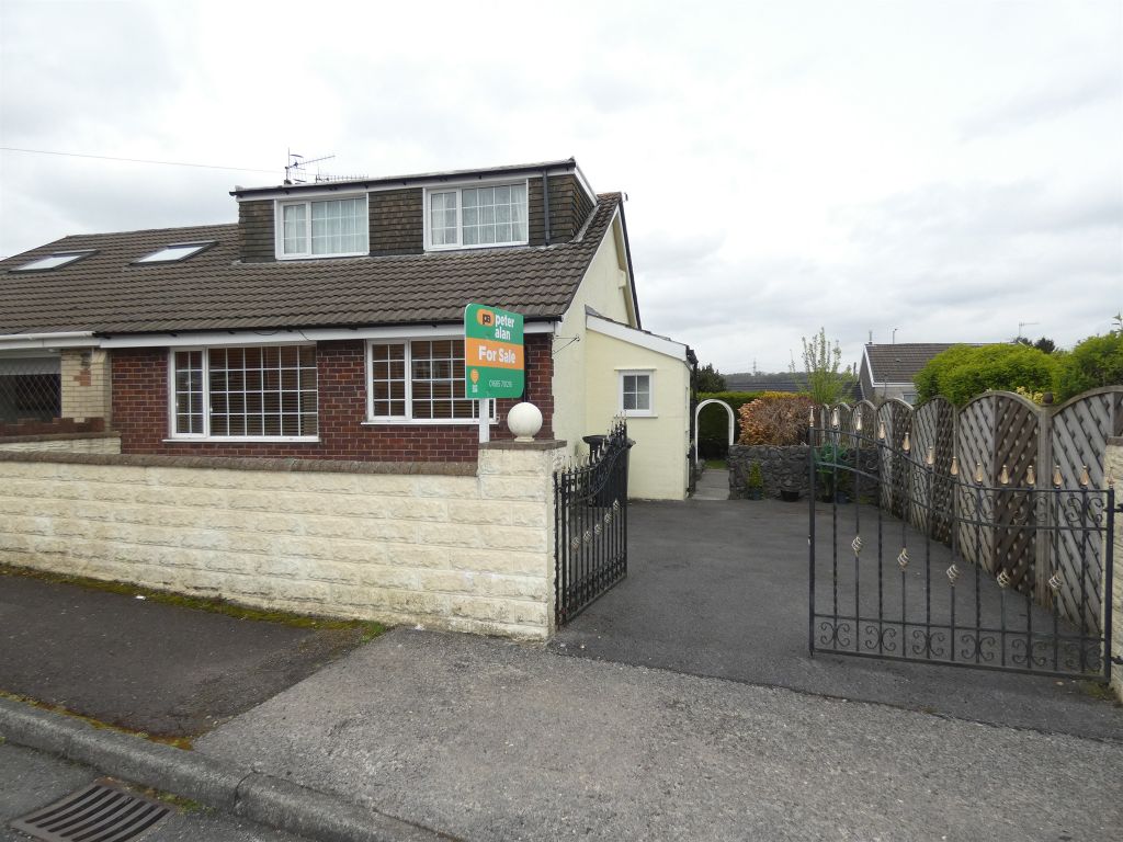 3 bed semidetached bungalow for sale in Longfield Court, Hirwaun