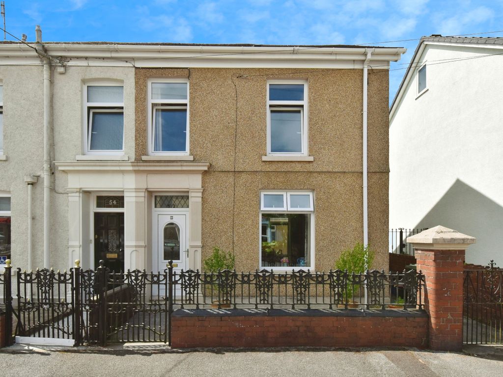 5 bed semidetached house for sale in Ashburnham Road, Burry Port