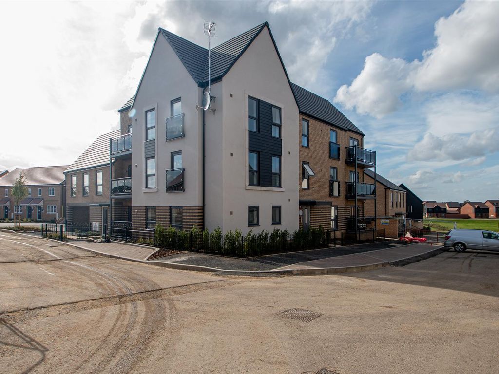 2 bed flat to rent in Teeswater Way, Whitehouse, Milton Keynes MK8, £