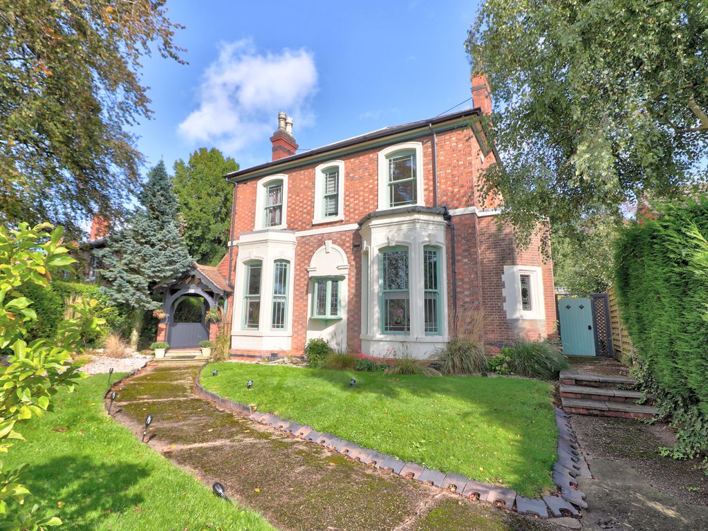 4 bed detached house for sale in Spring Terrace Road, BurtonOnTrent