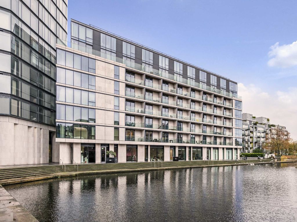 1 bed flat for sale in City Road, Book House, City Road EC1V, £625,000