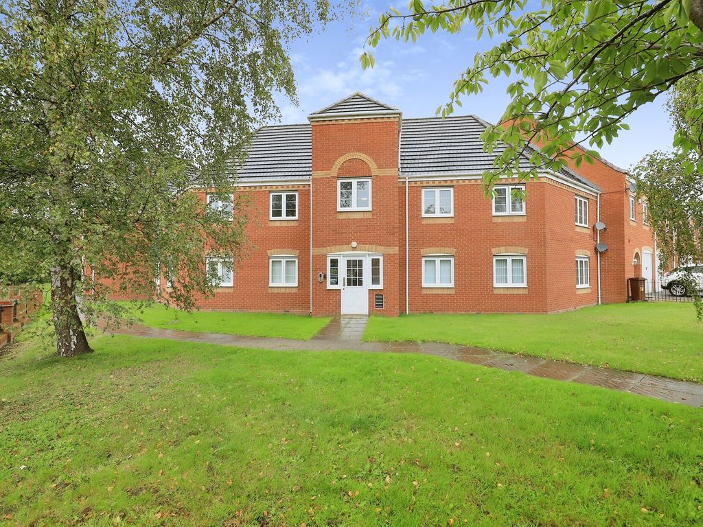 2 bed flat for sale in Smallshire Close, Wednesfield, Wolverhampton WV11, £130,000 Zoopla