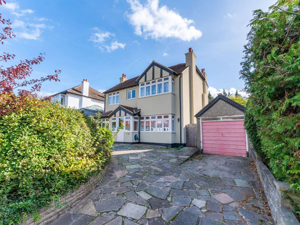 6 bed detached house for sale in Kings Avenue, Carshalton Beeches