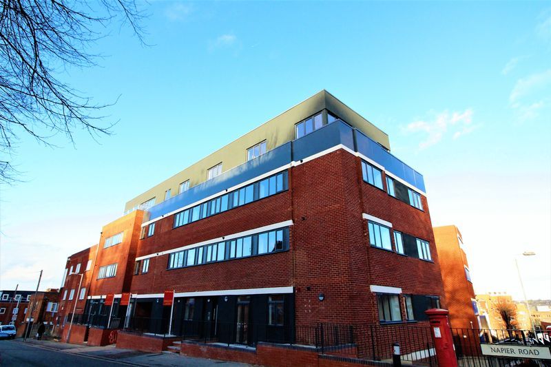 Modern Apartment Napier Court Luton LU1  