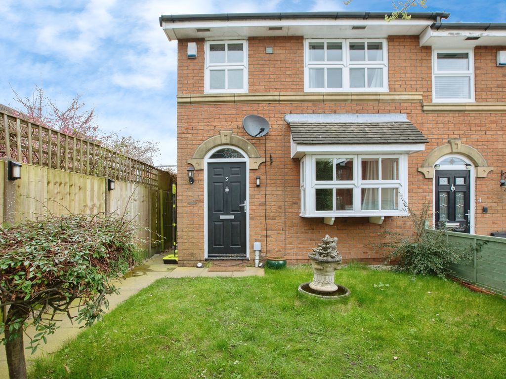 3 bed end terrace house for sale in Thistle Close, Chorley, Lancashire