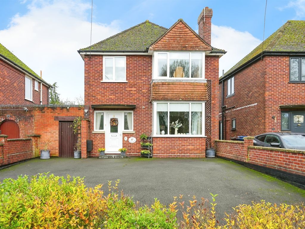 3 bed detached house for sale in Bucknell Road, Bicester OX26, £525,000