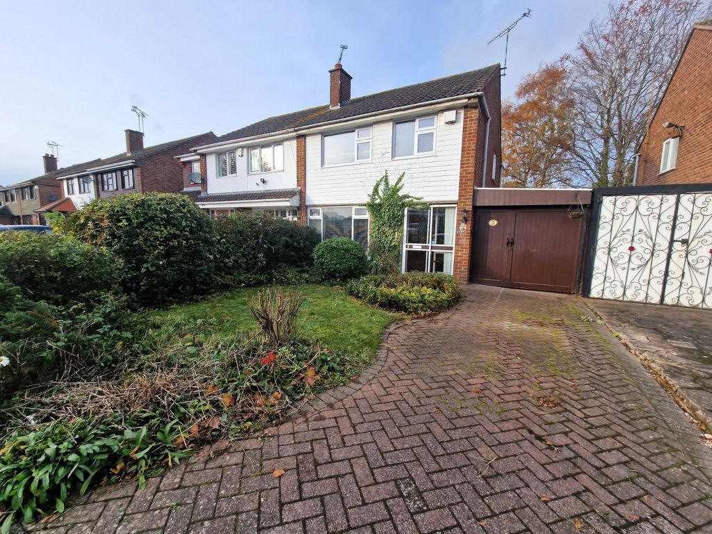 3 bed semidetached house for sale in Derwent Road, Bedworth