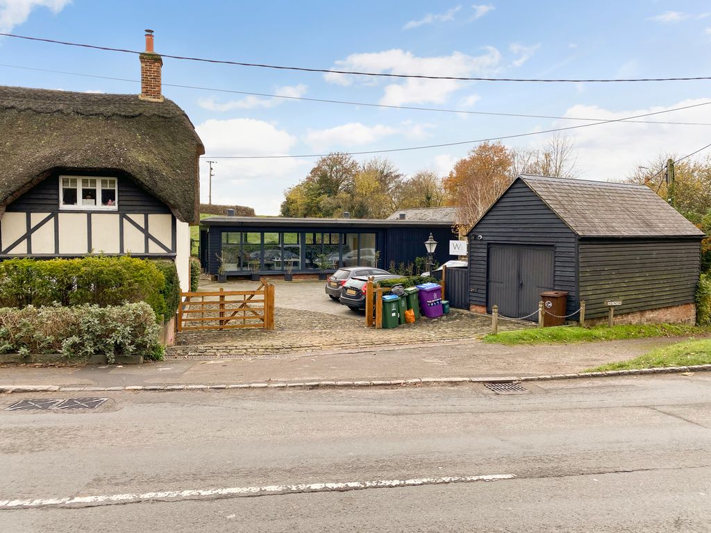 Office to let in The Barn, Chandos Yard, 83 Bicester Road, Long Crendon
