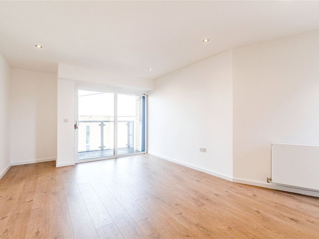 2 bed flat for sale in Addlestone, Surrey KT15, £300,000 Zoopla