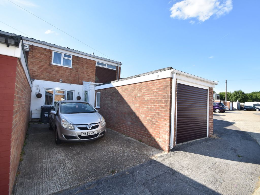 3 bed terraced house for sale in Frogham Green, Havant PO9 Zoopla