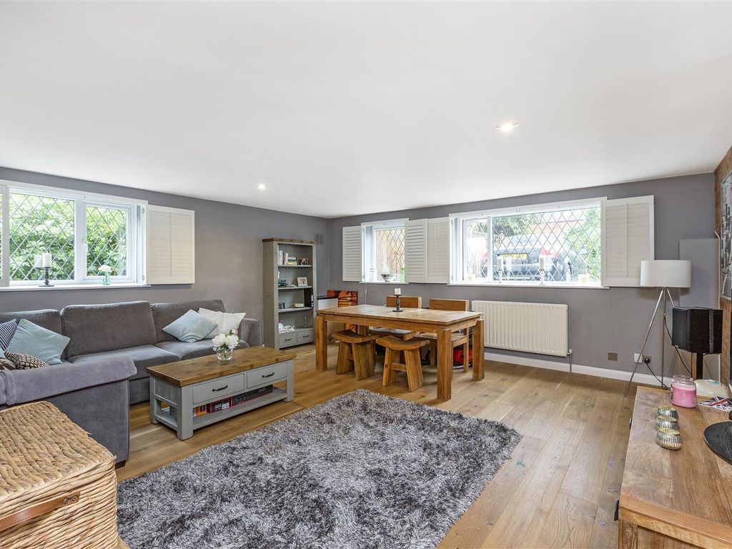 2 bed flat to rent in Wimbledon Hill Road, London SW19 Zoopla