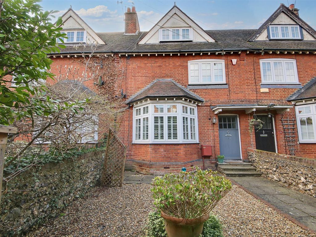 4 bed terraced house for sale in Watling Street, Radlett WD7, £849,950