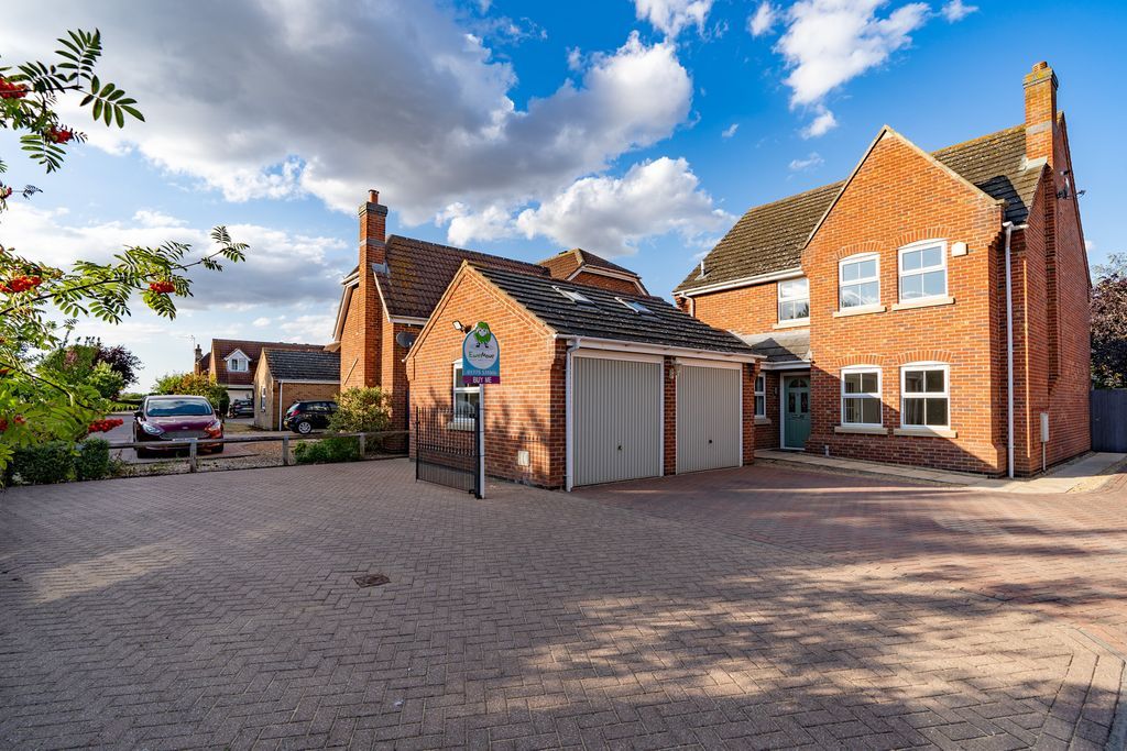 Fleur Drive, Spalding PE11  