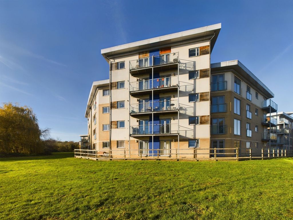 2 bed flat for sale in Percy Green Place, Stukeley Meadows, Huntingdon