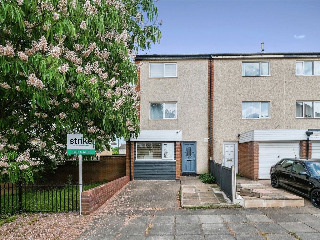 5 bed end terrace house for sale in Kipling Close, Clifton, Nottingham