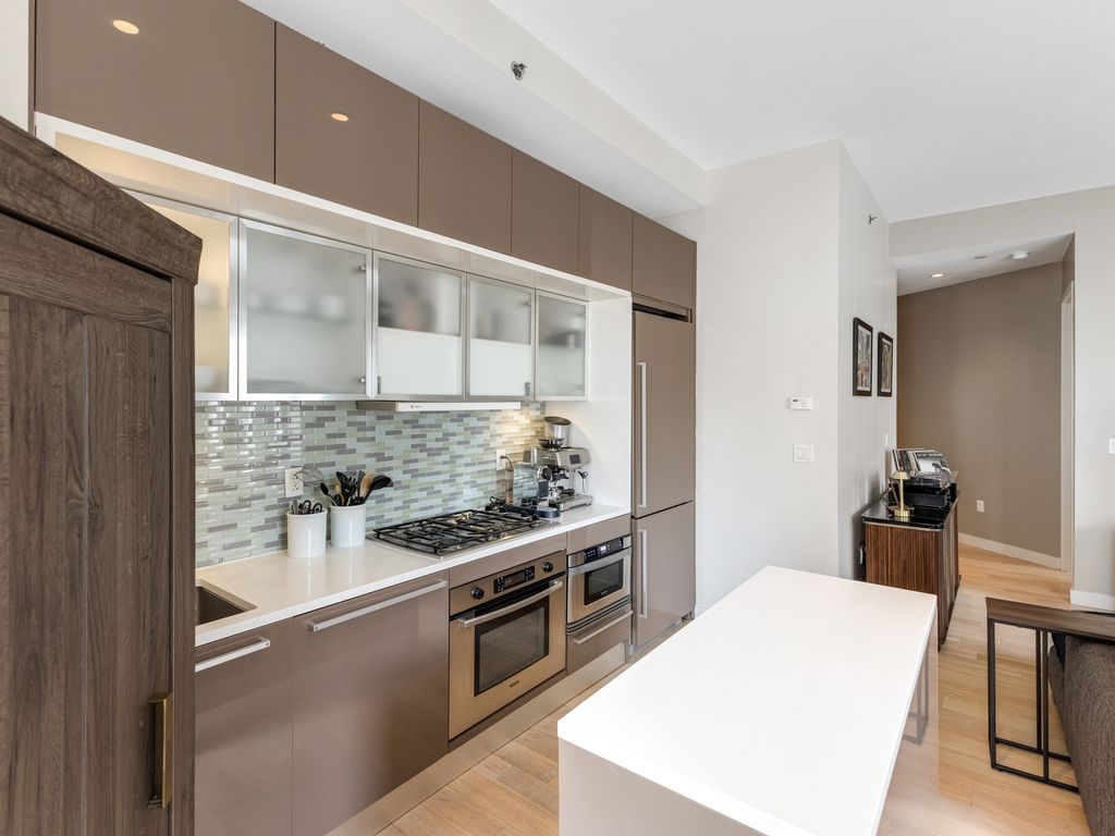 2 bed apartment for sale in 75 Wall St, New York, Ny 10005, Usa, £