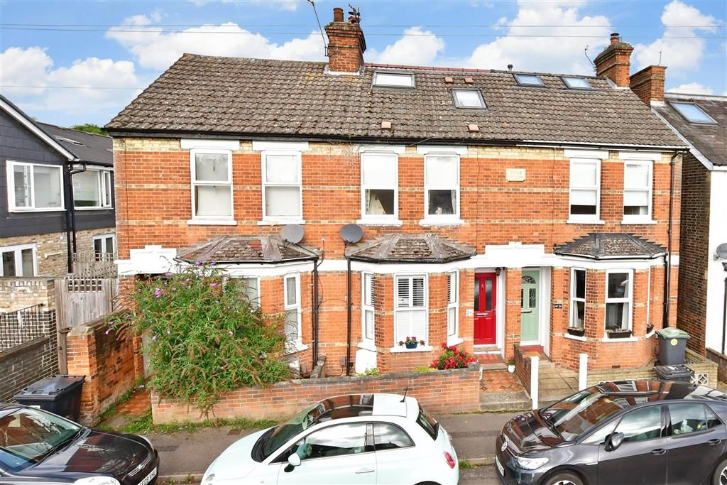 3 bed terraced house for sale in Preston Road, Tonbridge, Kent TN9, £