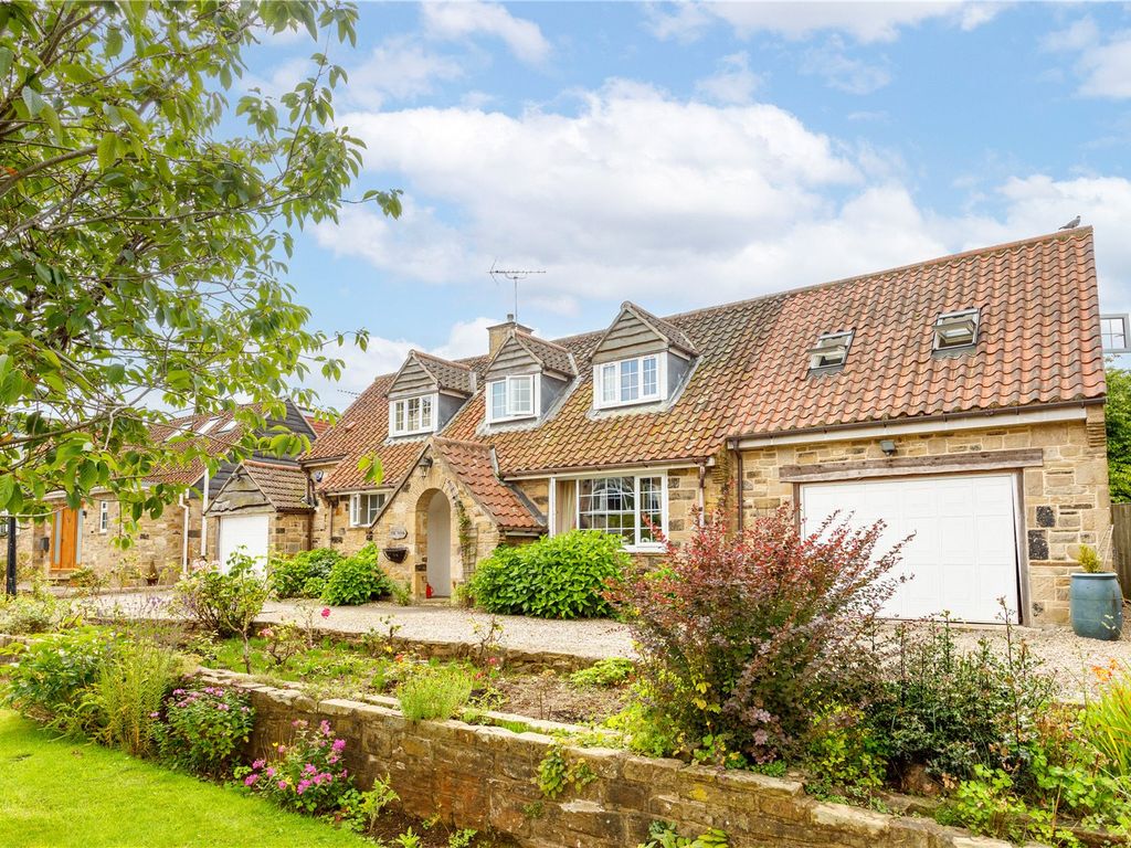 4 bed country house for sale in School Lane, Collingham LS22, £799,950