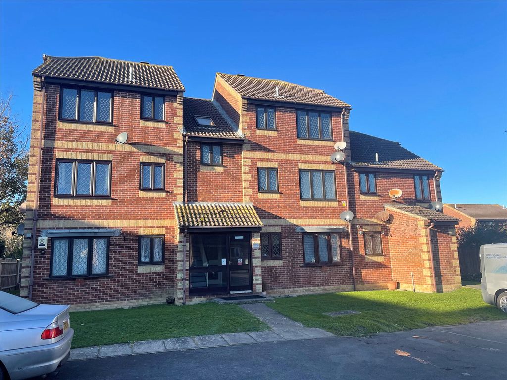 2 bed flat for sale in Satinwood Close, Bognor Regis, West Sussex PO22