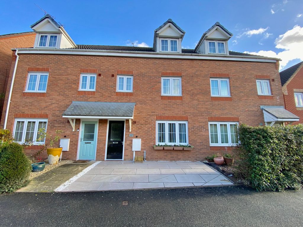 4 bed terraced house for sale in Walsingham Drive, Nuneaton CV10, £