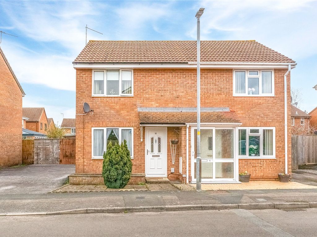 2 bed semidetached house to rent in Clary Road, Haydon Wick, Swindon