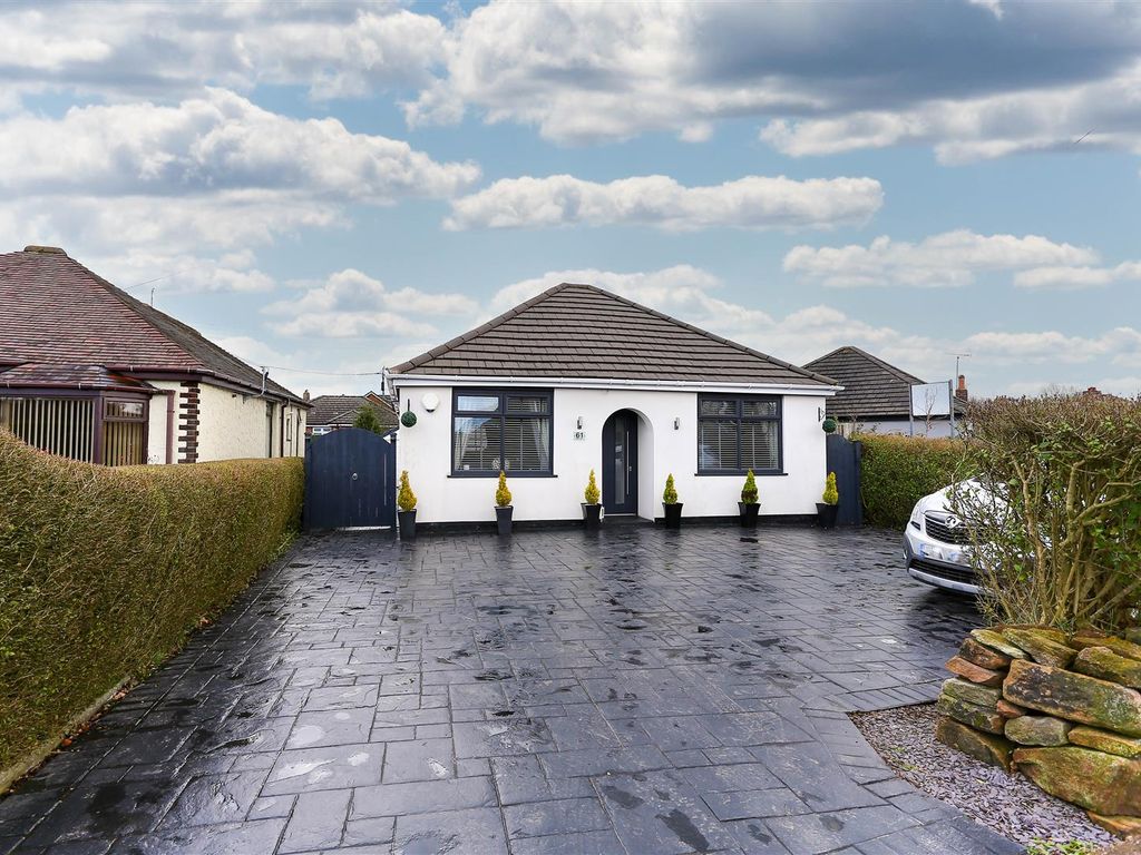 3 bed detached bungalow for sale in Park Lane, Knypersley, StokeOn