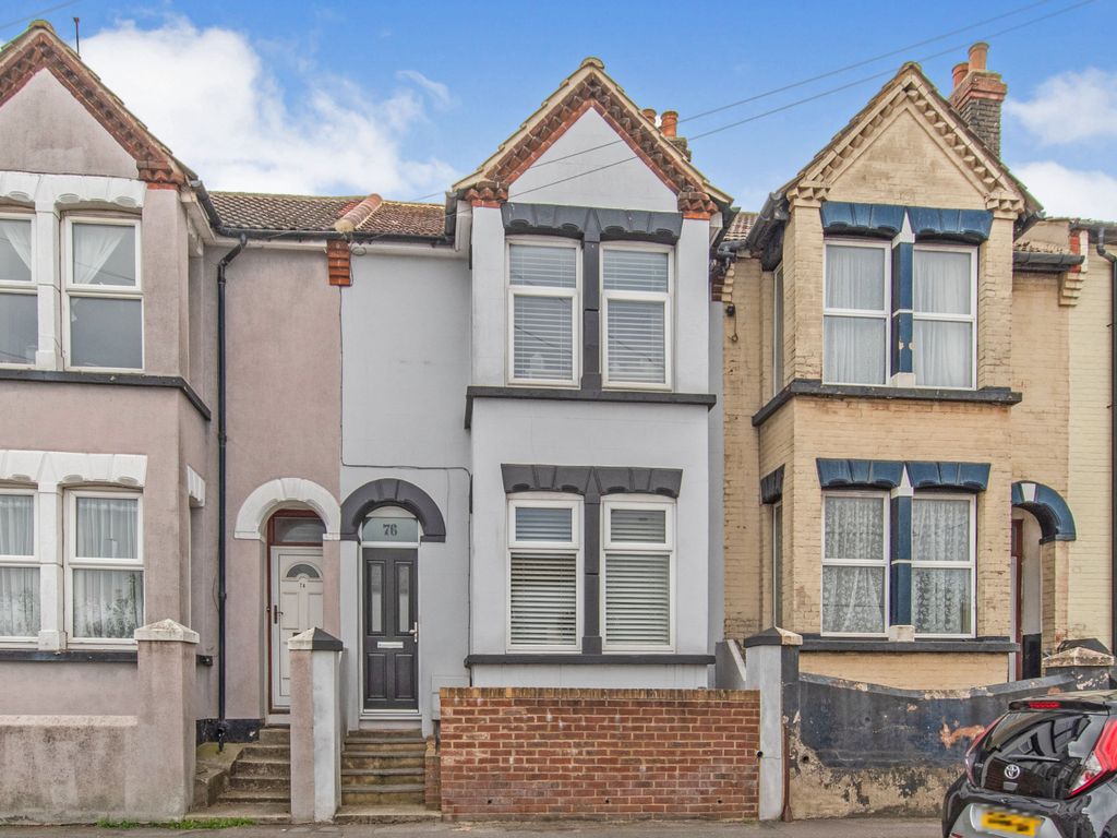 3 bed terraced house for sale in St. Johns Road, Gillingham ME7 Zoopla