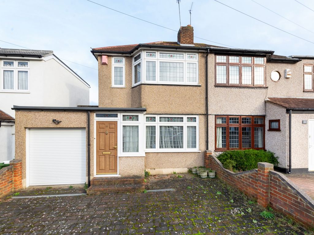 3 bed semidetached house for sale in Radnor Avenue, Welling DA16, £