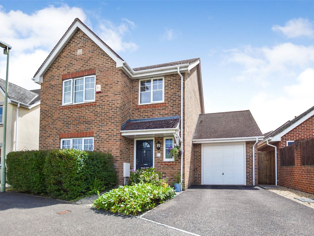 4 bed detached house for sale in St. Swithins Road, Fleet GU51 Zoopla