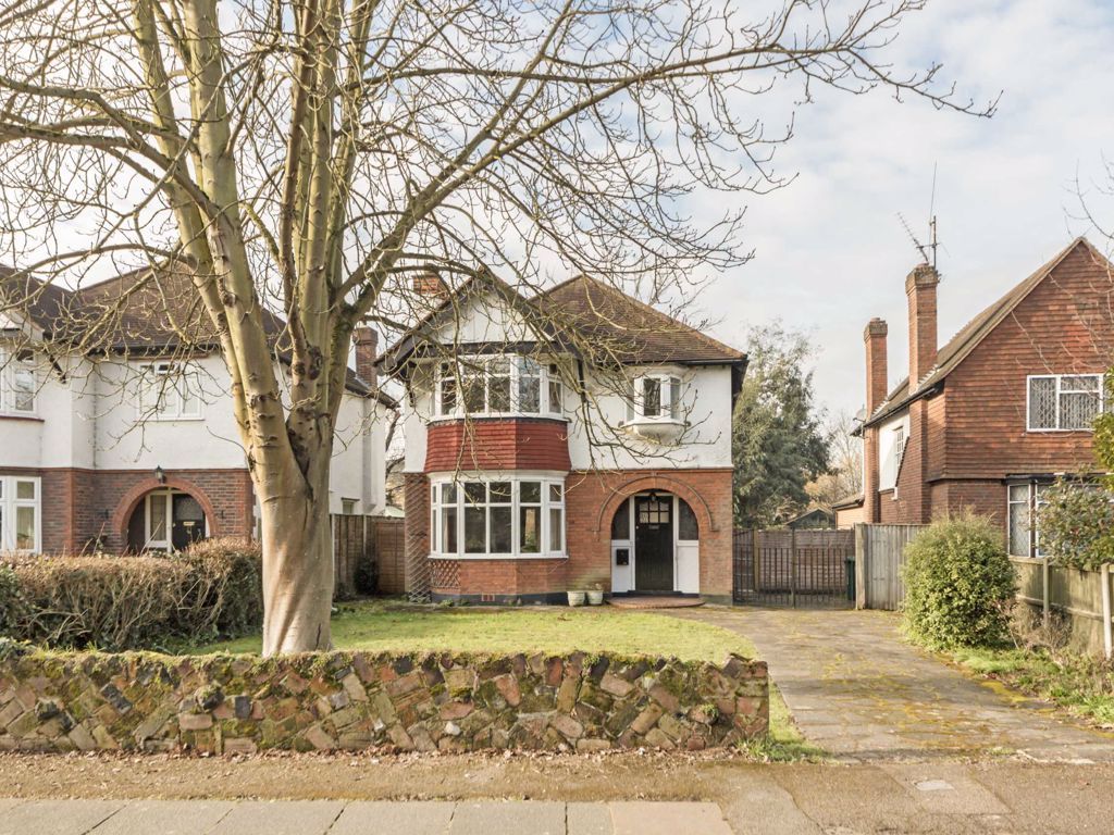 3 bed detached house for sale in The Avenue, SunburyOnThames TW16
