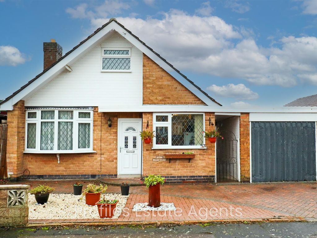 2 bed detached bungalow for sale in Clives Way, Hinckley LE10, £330,000 Zoopla