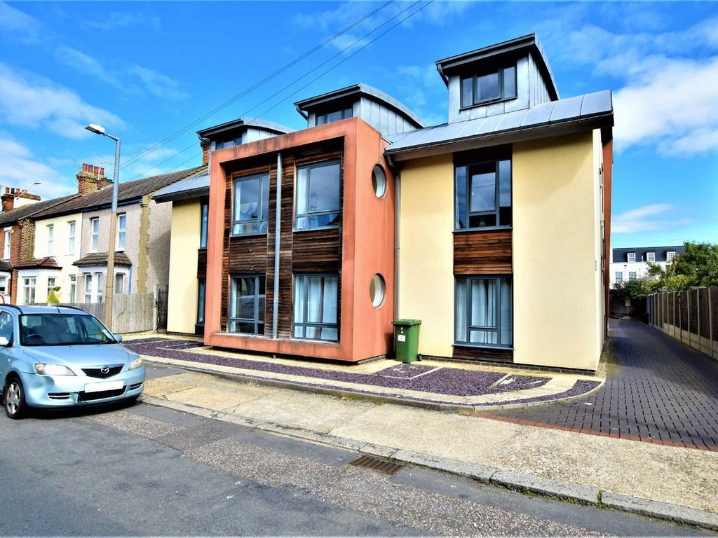 2 bed flat for sale in James Court, Fetherston Road, StanfordLeHope