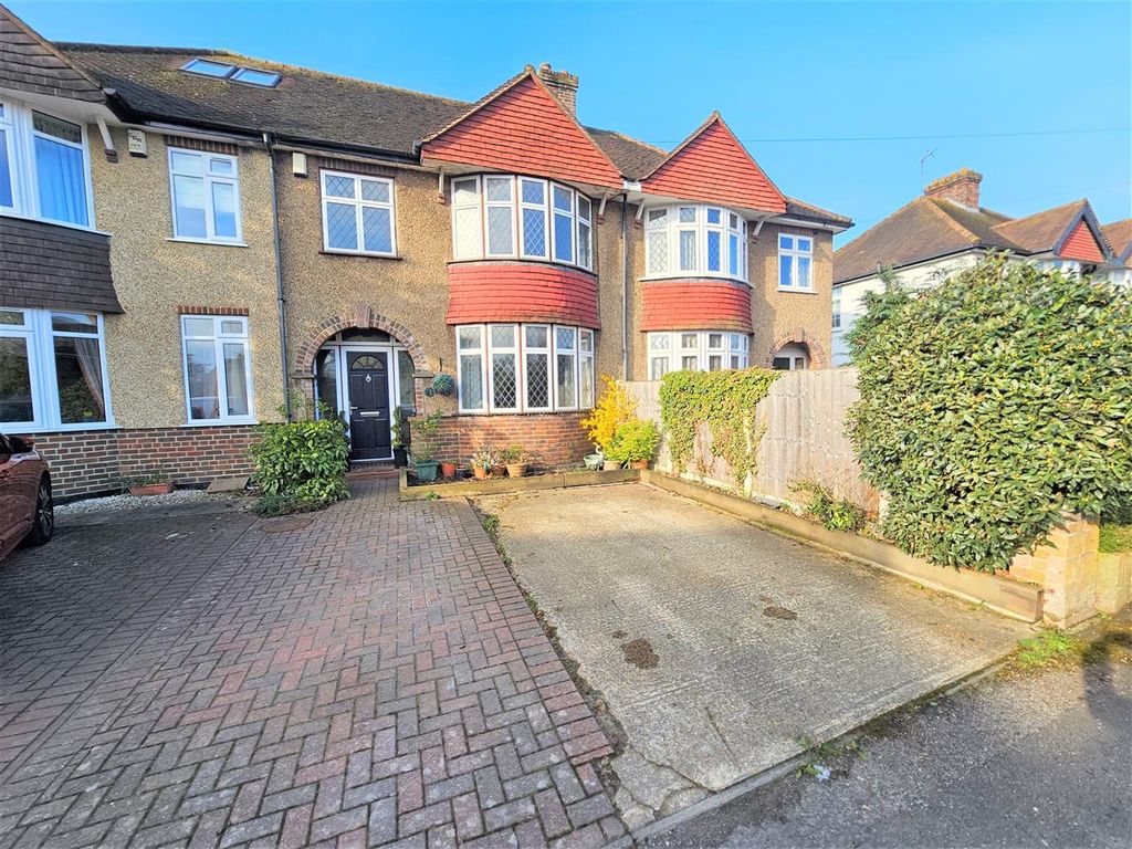 3 bed terraced house for sale in Liberty Lane, Addlestone KT15 Zoopla