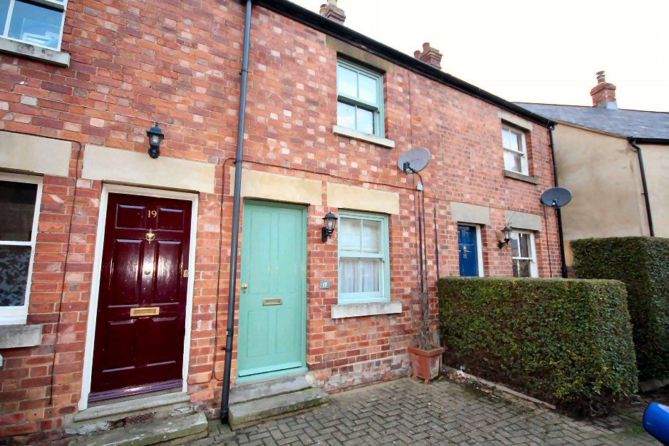 2 bed terraced house to rent in Finkey Street, Oakham LE15, £825 pcm