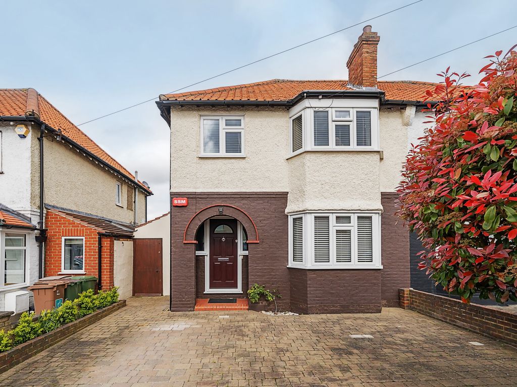 3 bed semidetached house for sale in Poplar Road, Sutton SM3, £575,000