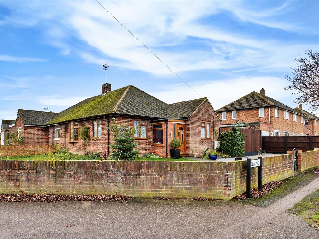 23, Haylands Way, Bedford MK41  