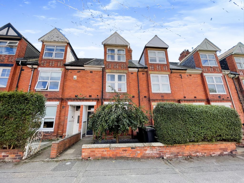 4 bed terraced house for sale in St. Catherines Grove, Lincoln LN5, £