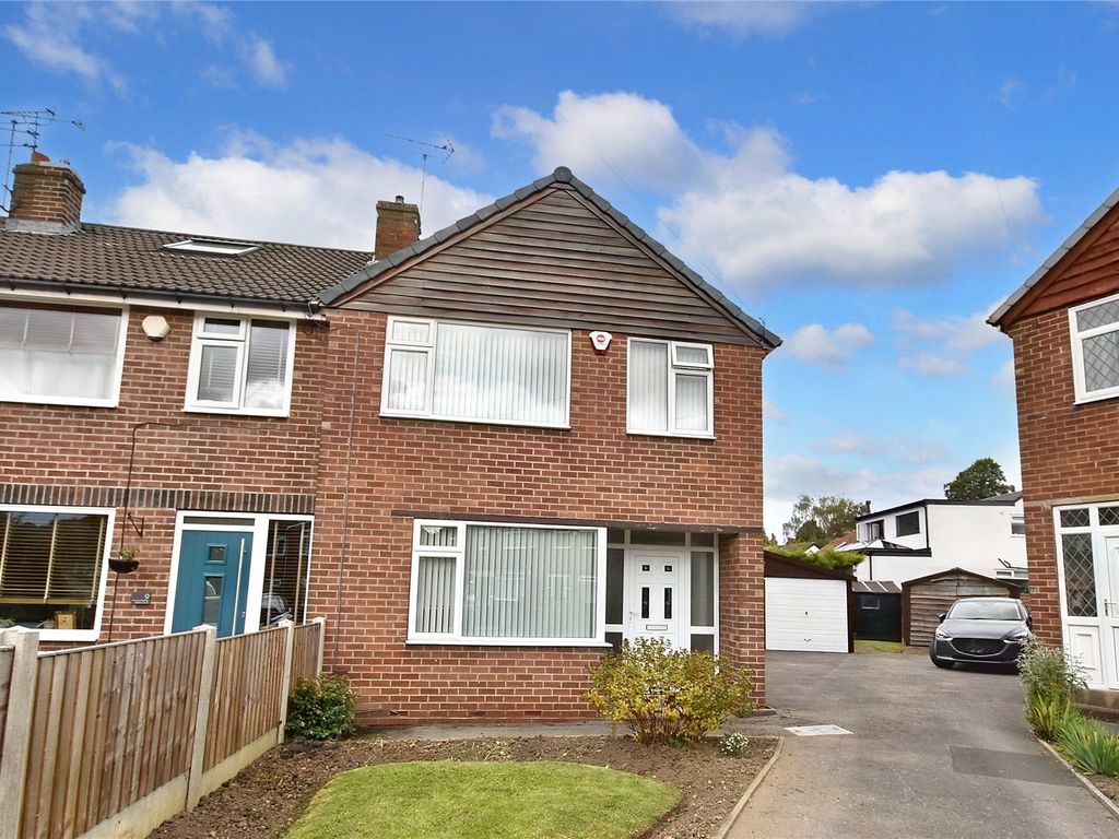 3 bed end terrace house for sale in Wells Croft, Leeds, West Yorkshire