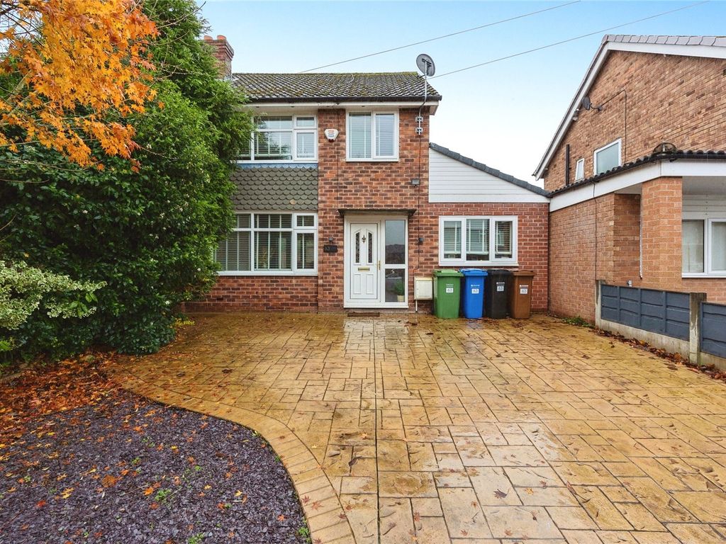 3 bed semidetached house for sale in Crantock Drive, Heald Green