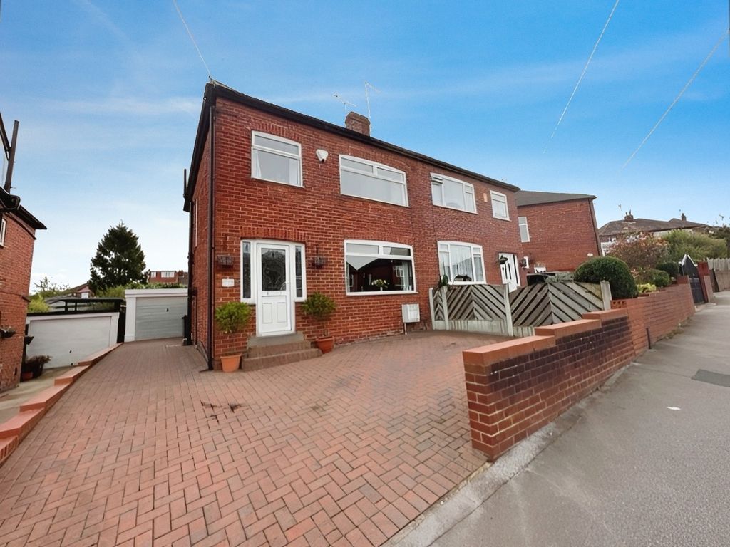 3 bed semidetached house for sale in Woodland Road, Halton, Leeds LS15