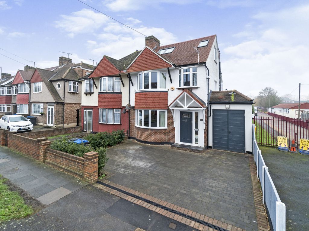 4 bed semidetached house for sale in Ashridge Way, Morden SM4 Zoopla