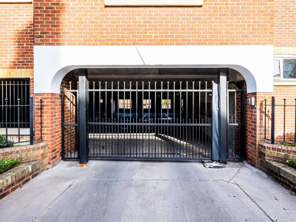 Sydenham Road Guildford GU1  