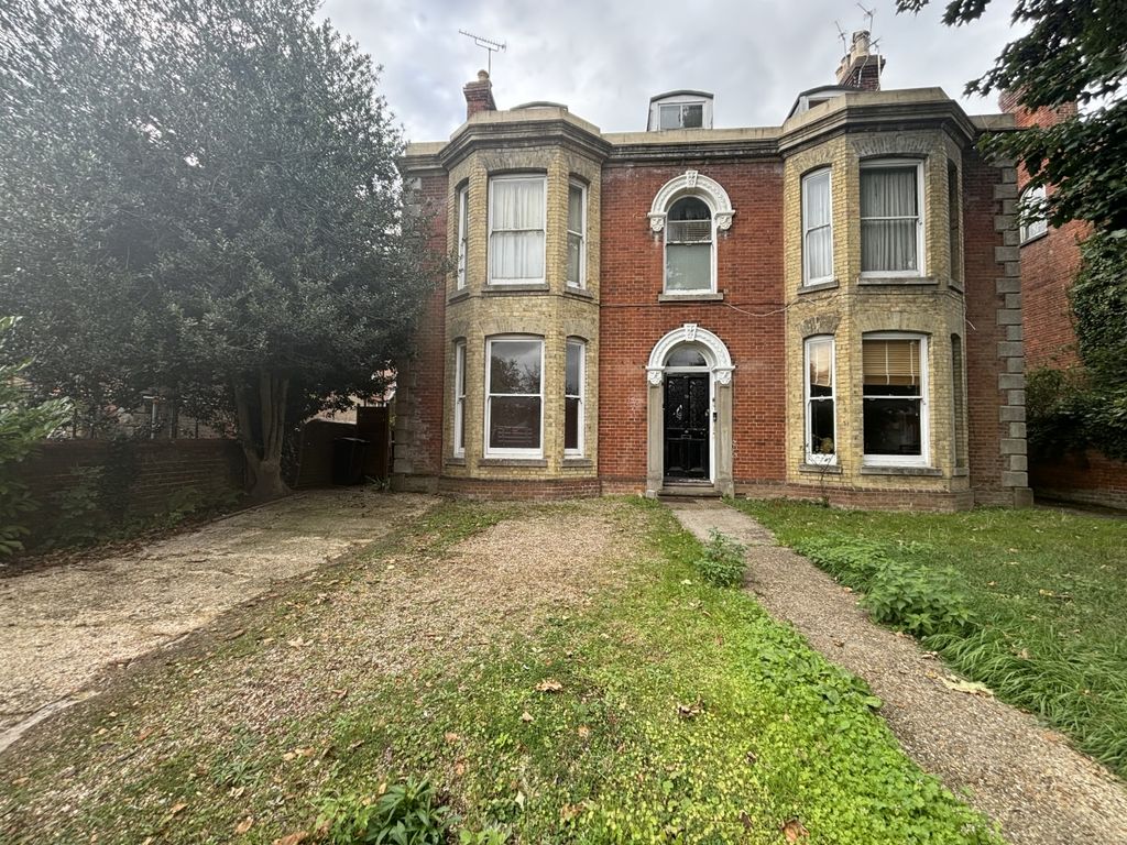 2 bed flat to rent in Ethelbert Road, Canterbury CT1, £1,100 pcm Zoopla