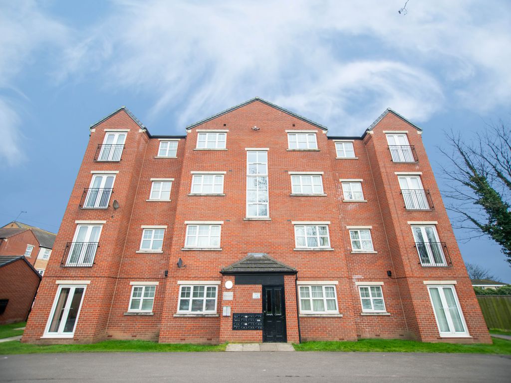 2 bed flat to rent in Lambwath Hall Court, Hull HU7, £595 pcm Zoopla
