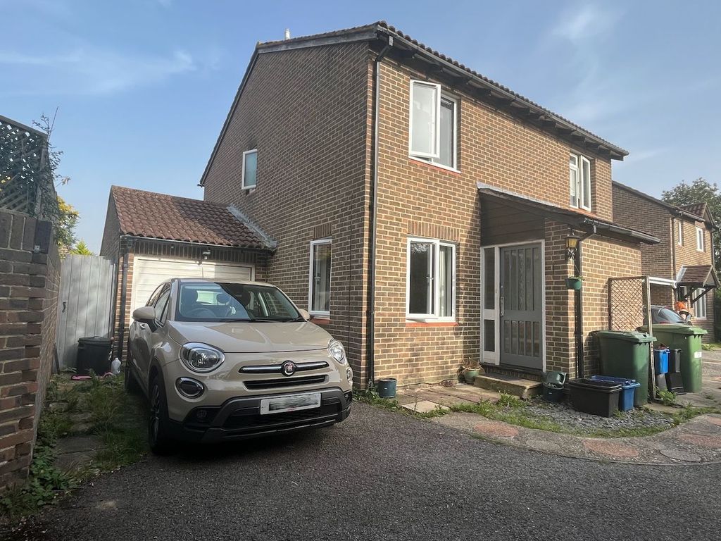2 bed semidetached house for sale in Stewart Close, Hampton TW12, £